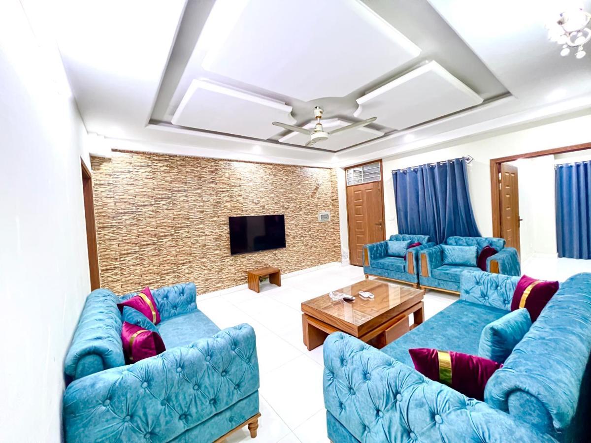 Luxury 3 Bedrooms Apartment Lounge+Kitchen Air-Conditioning And Wifi E11 İslamabad Dış mekan fotoğraf
