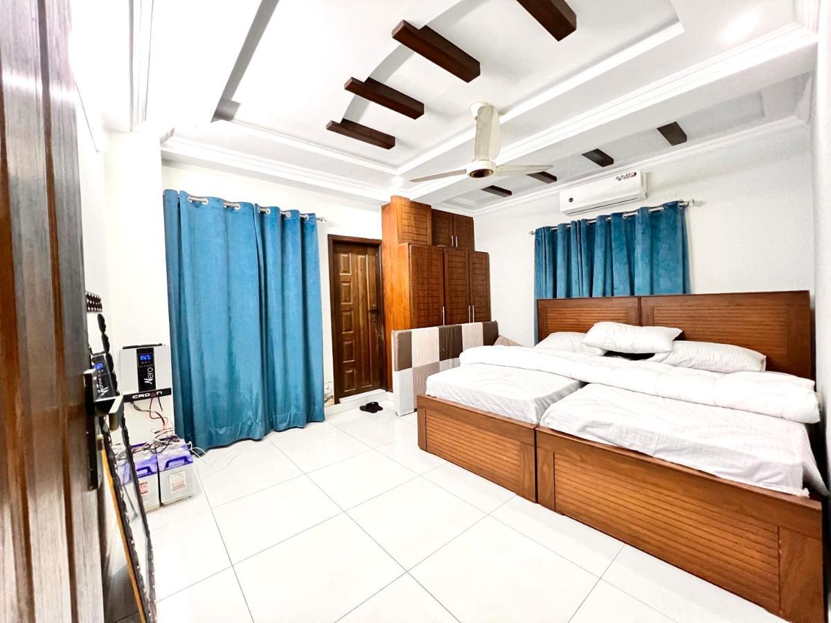 Luxury 3 Bedrooms Apartment Lounge+Kitchen Air-Conditioning And Wifi E11 İslamabad Dış mekan fotoğraf